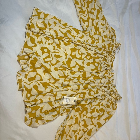 Terra & Sky Yellow and White Ruffled 3/4 Sleeve Blouse - Picture 2 of 6
